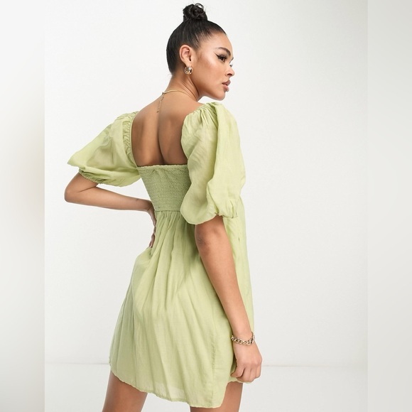 Abercrombie and Fitch Emerson Puff Sleeve Poplin Mini Dress in Light Sage Green - Picture 3 of 10
